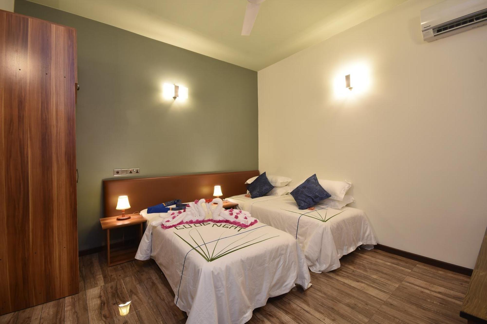 Island Home Inn Ukulhas Island Екстер'єр фото