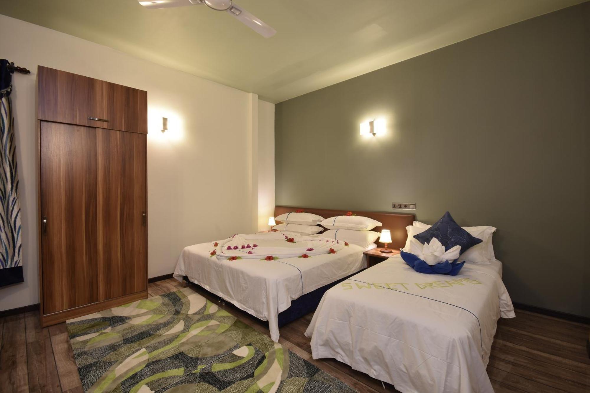 Island Home Inn Ukulhas Island Екстер'єр фото