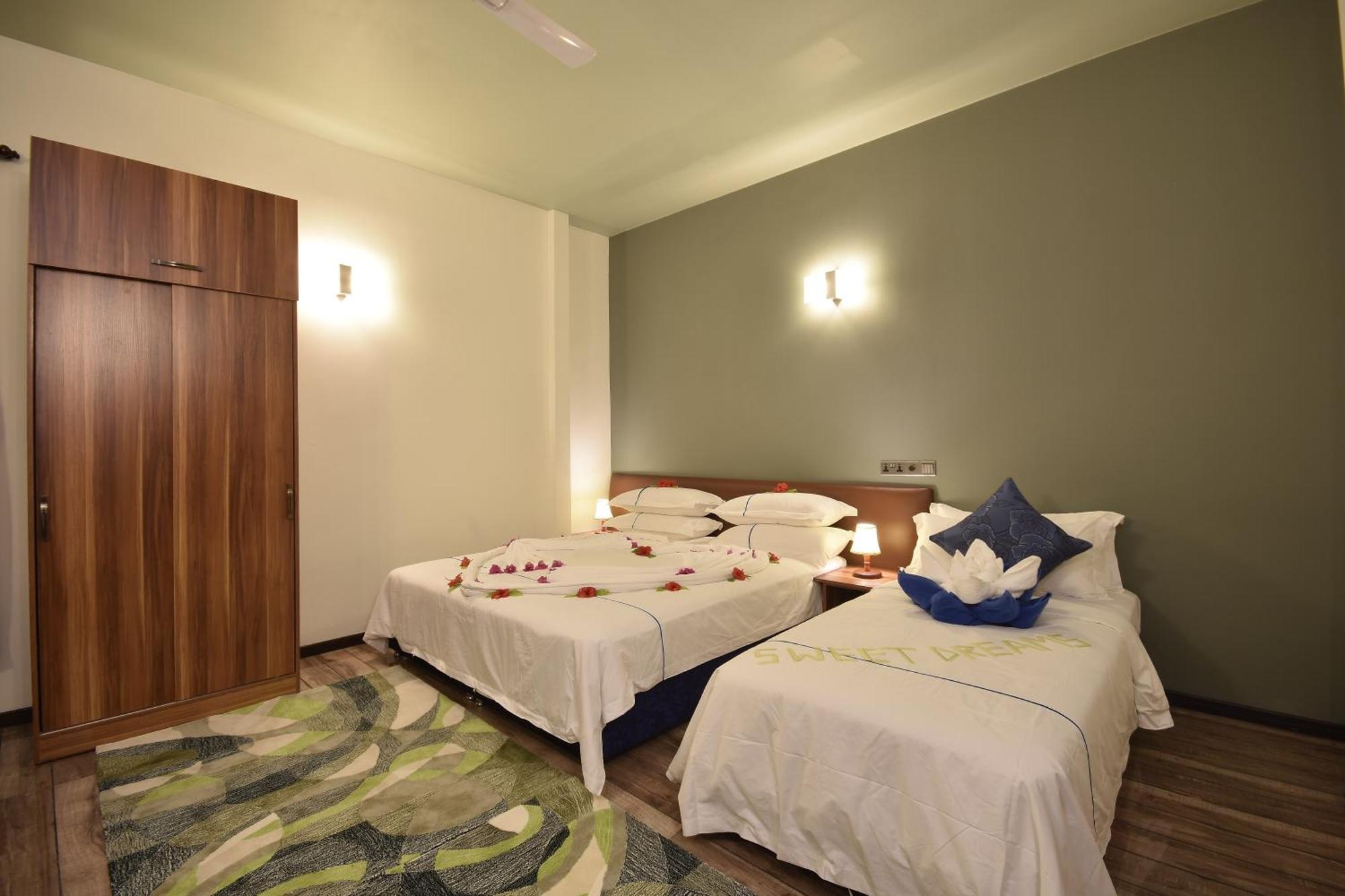 Island Home Inn Ukulhas Island Екстер'єр фото