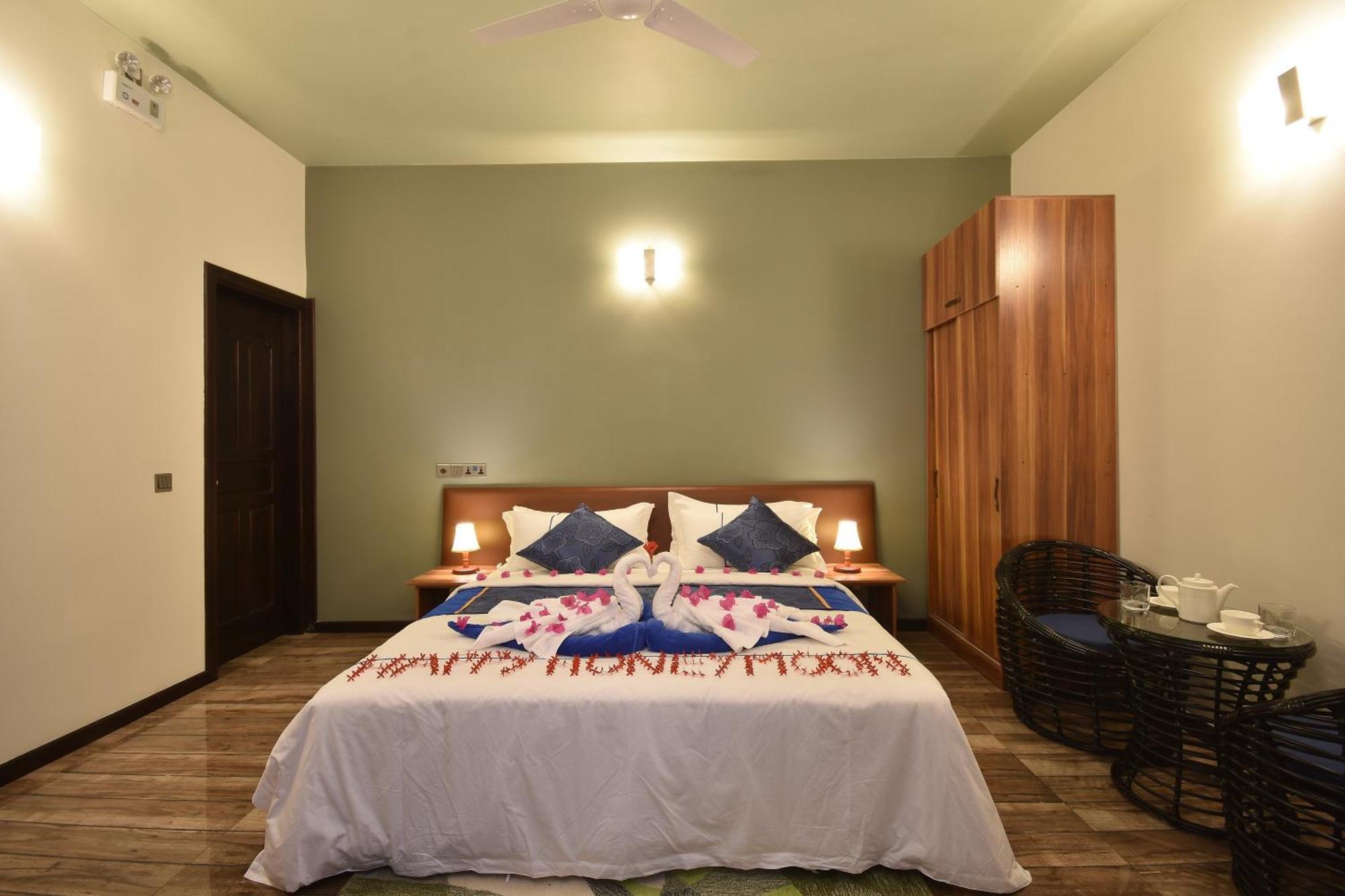 Island Home Inn Ukulhas Island Екстер'єр фото