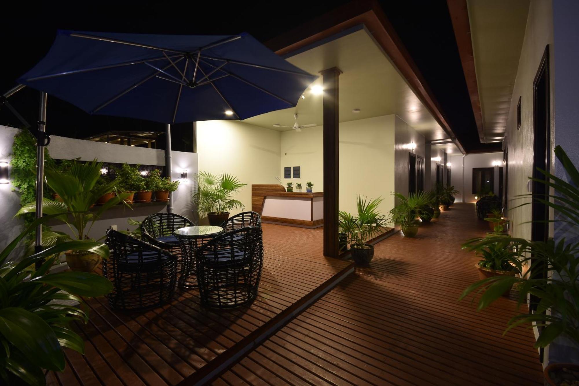 Island Home Inn Ukulhas Island Екстер'єр фото